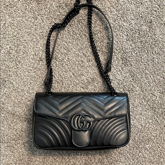 GG Marmont medium shoulder bag - Picture 7 of 16